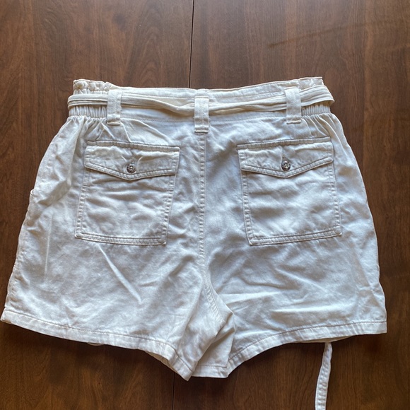 Old Navy High Rise Shorts - Picture 2 of 4
